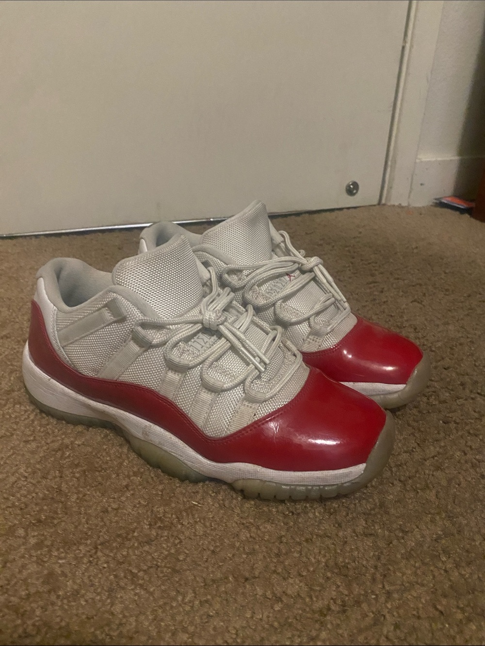 Jordan cherry red Low-Top Sneakers in White and Red Patent